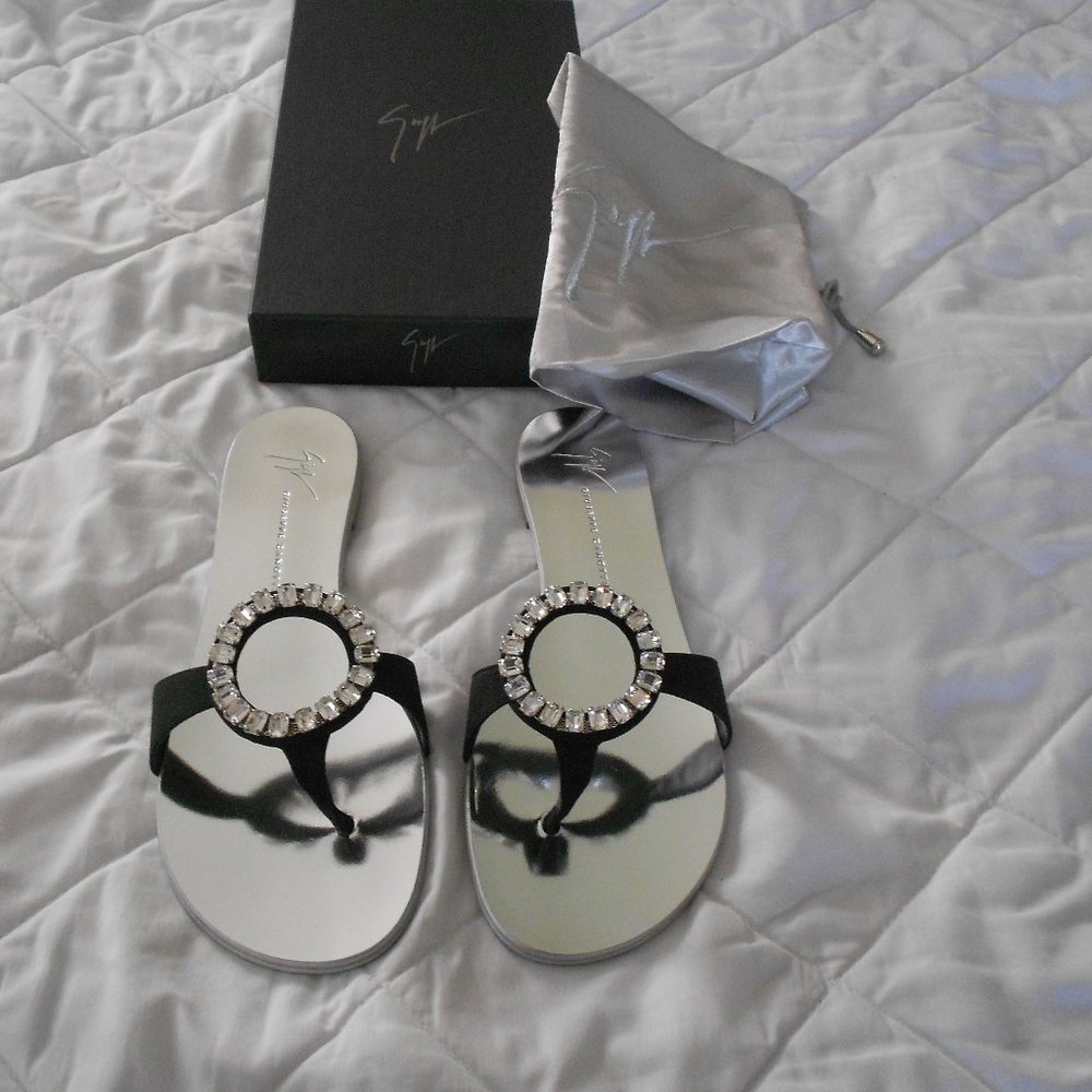 E900046 Crystal Accent  Black Textile Thongs